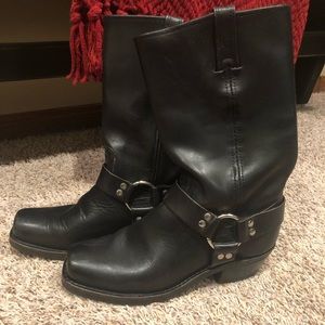Ladies size 9 black Frye Harness